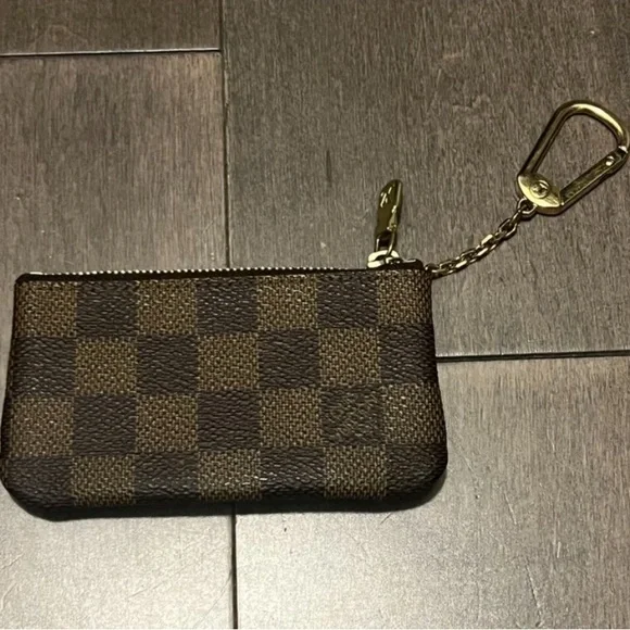 Authentic Damier Ebene Louis Vuitton Key Pouch. - Picture 6 of 10